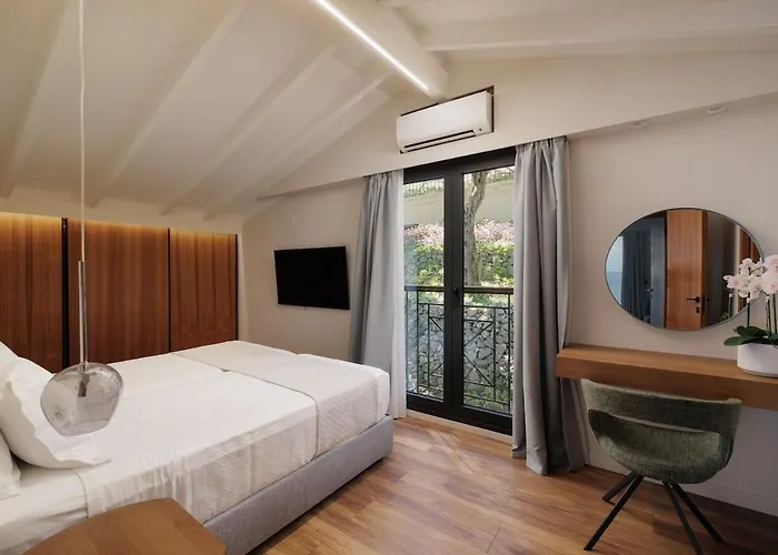 Alia, Your Modern Beachfront Escape 别墅