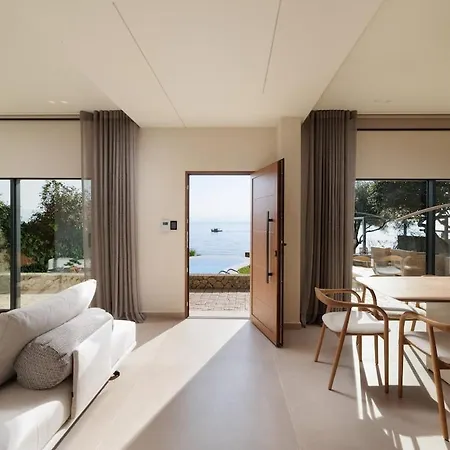 Willa Alia, Your Modern Beachfront Escape Benitses (Corfu)