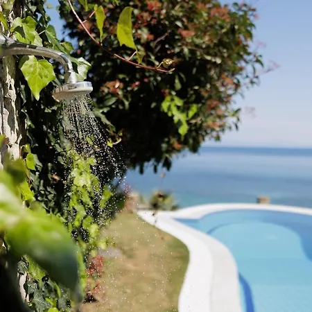 Alia, Your Modern Beachfront Escape Benitses (Corfu)