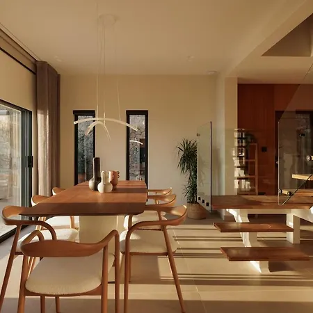 Willa Alia, Your Modern Beachfront Escape