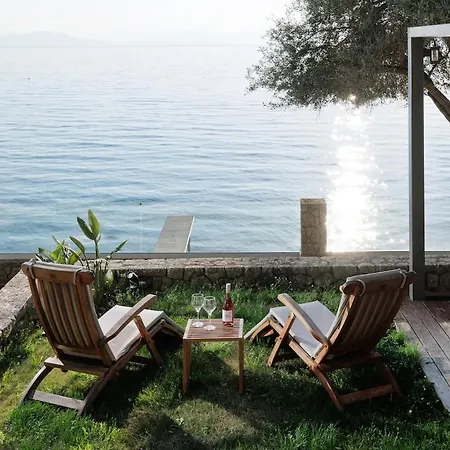 Willa Alia, Your Modern Beachfront Escape Benitses (Corfu)