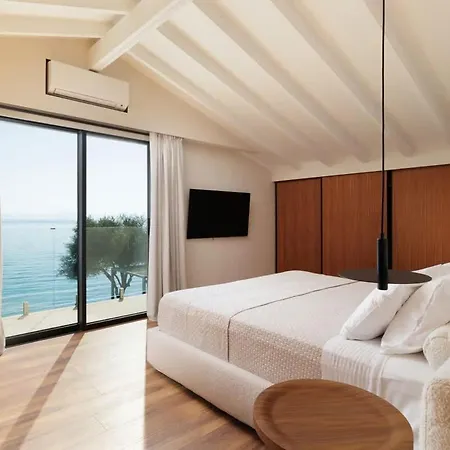 Alia, Your Modern Beachfront Escape 빌라 바니체스