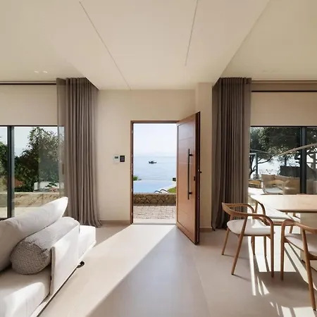 Alia, Your Modern Beachfront Escape *