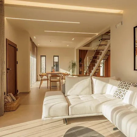Alia, Your Modern Beachfront Escape *