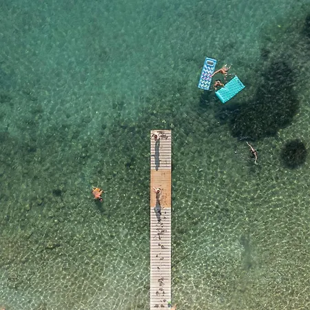 ヴィラ Alia, Your Modern Beachfront Escape ベニテス