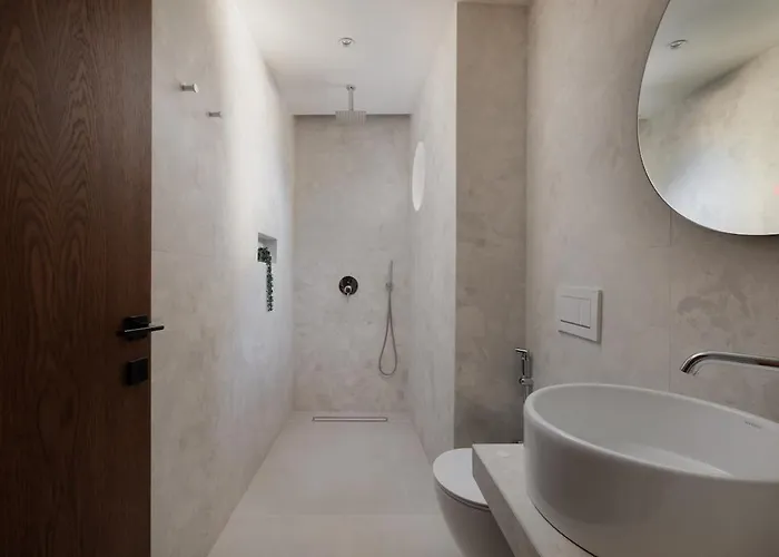 Alia, Your Modern Beachfront Escape Villa Benitses (Corfu)