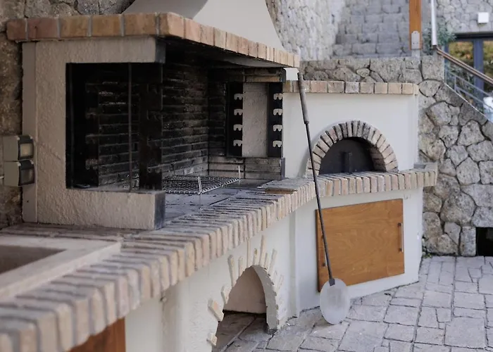 Alia, Your Modern Beachfront Escape *