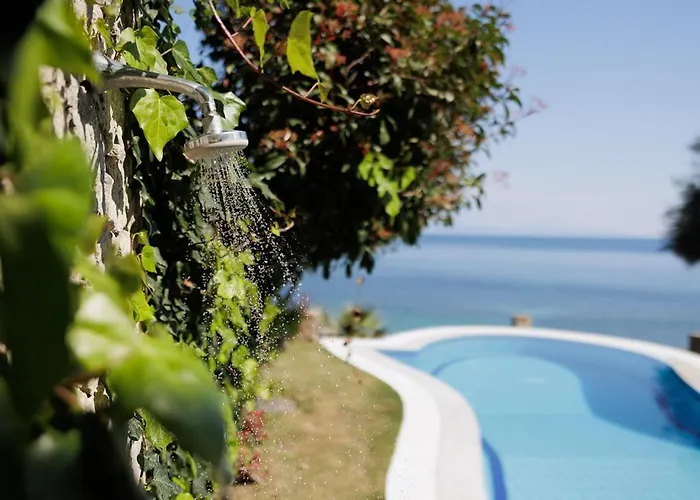 Alia, Your Modern Beachfront Escape Benitses (Corfu)