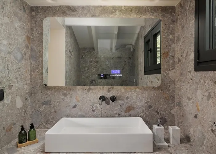 Alia, Your Modern Beachfront Escape Benitses (Corfu)