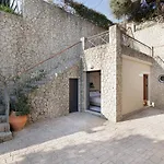 Villa Alia, Your Modern Beachfront Escape